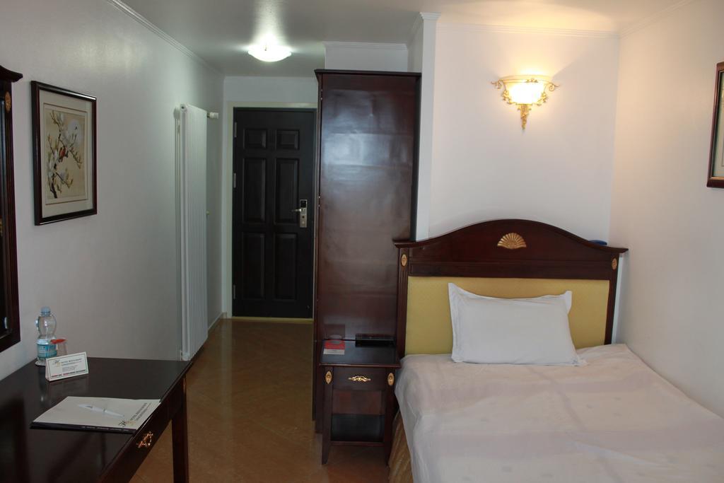 Hotel لانغينتال الغرفة الصورة